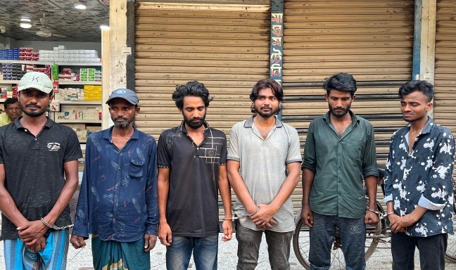 কুমিল্লায় মাদকবিরোধী অভিযানে আটক ৬